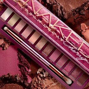 Urban Decay Naked Cherry Eyeshadow Palette - Rich Cherry Tones